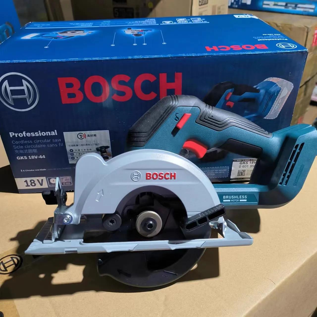Bosch GKS18V-44 18V Brushless  - đánh giá và giá Woodworking Saw