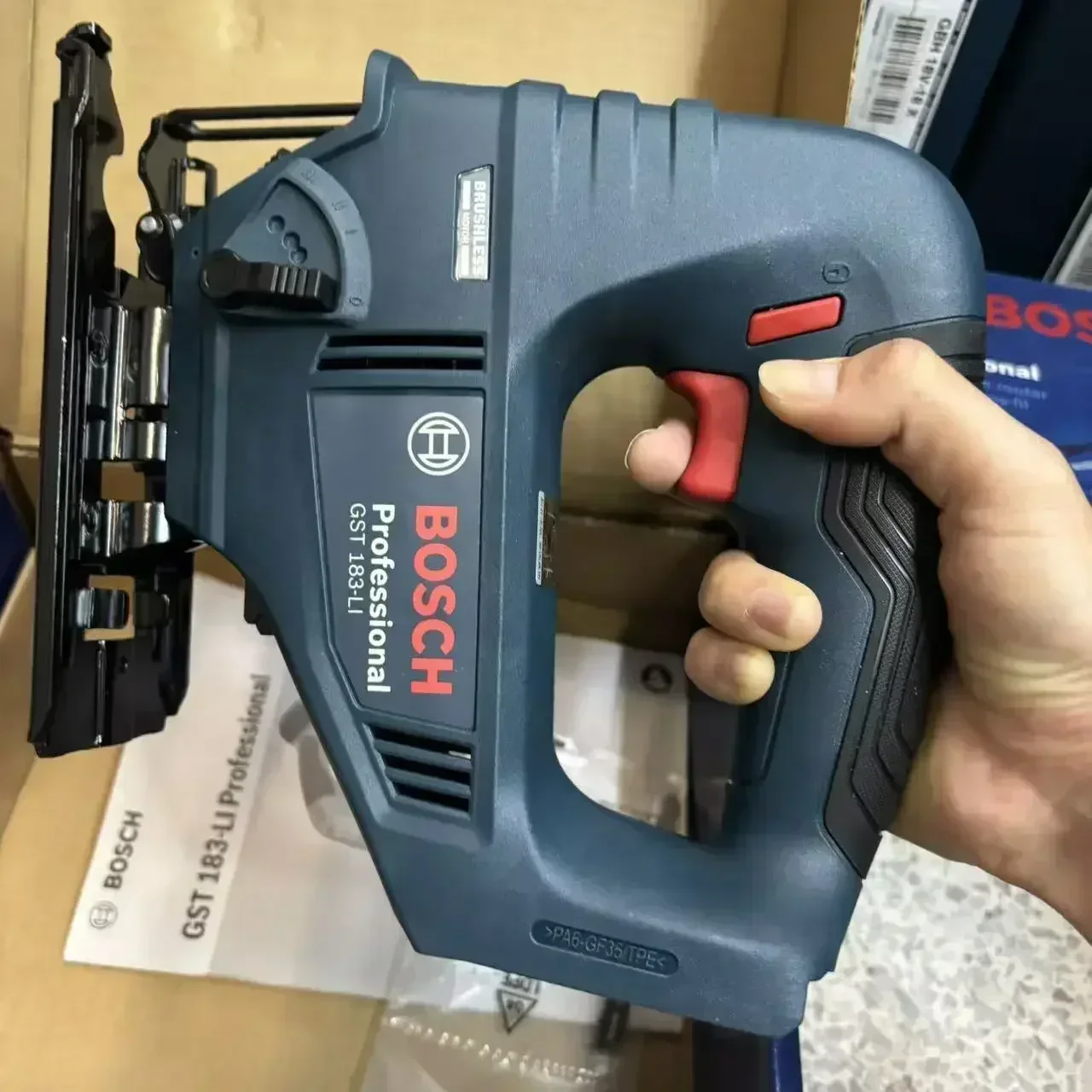 Bosch GST 183-LI Professional  - đánh giá và giá Woodworking Saw