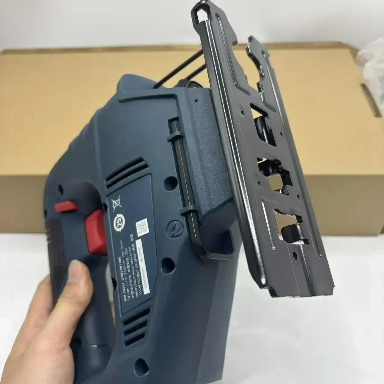 Bosch GST 183-LI Professional  - đánh giá và giá Woodworking Saw
